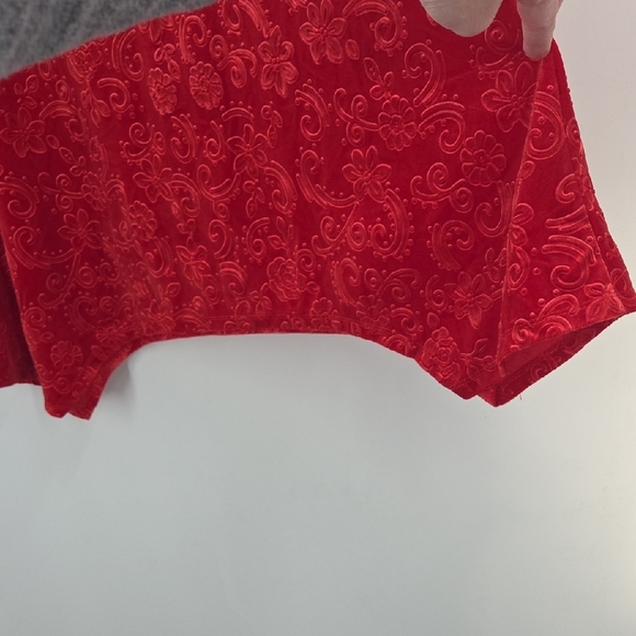 Ruby Rd Elegant Red Velvety Floral Tunic - Picture 14 of 16